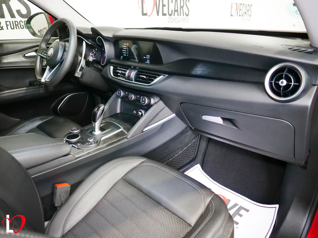 ALFA ROMEO STELVIO 2.2 D AUT. Q4 EXECUTIVE TECHO 210 de segunda mano
