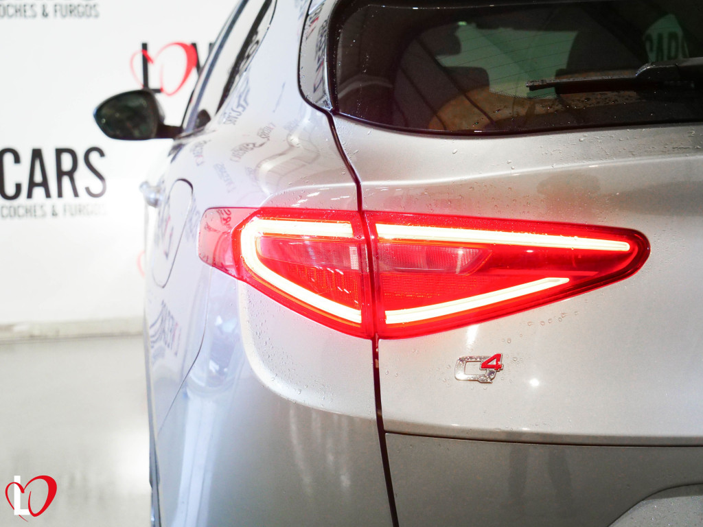 ALFA ROMEO STELVIO 2.2 D AUTOM. Q4 EXECUTIVE TECHO 210 de segunda mano