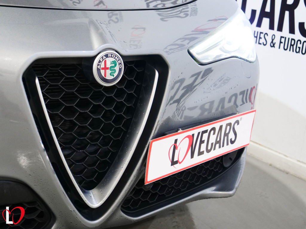 ALFA ROMEO STELVIO 2.2 D AUTOM. Q4 EXECUTIVE TECHO 210 de segunda mano