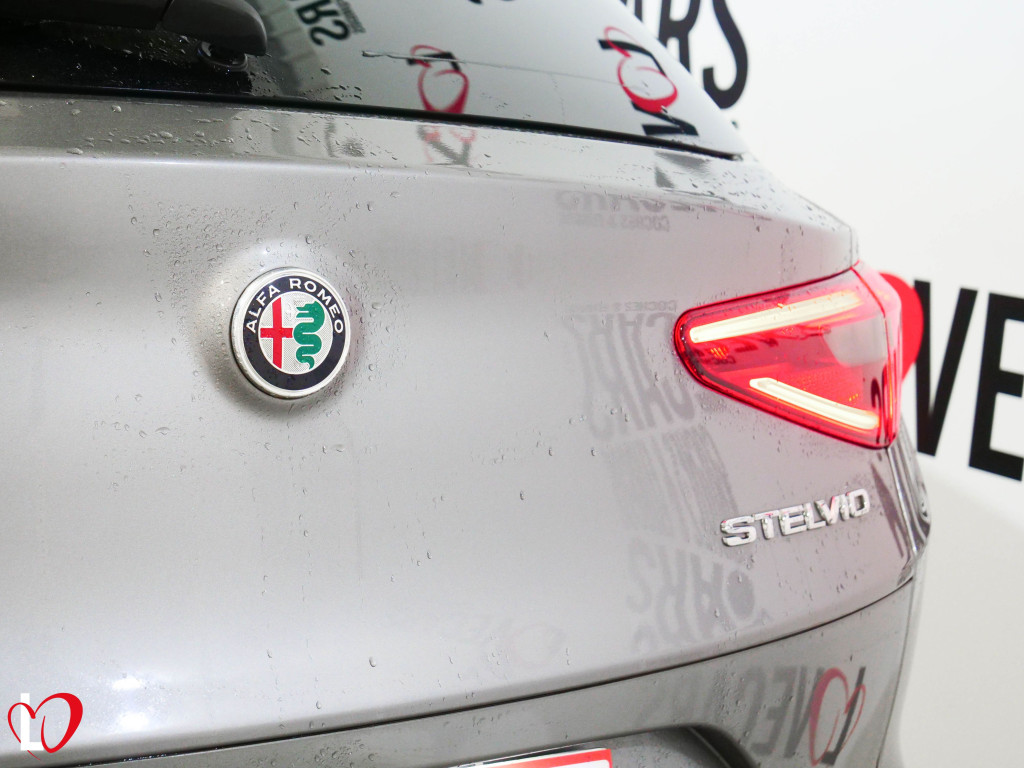 ALFA ROMEO STELVIO 2.2 D AUTOM. Q4 EXECUTIVE TECHO 210 de segunda mano