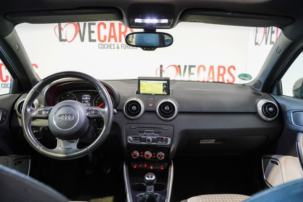 AUDI A1 1.6 TDI AMBITION TECHO 105 de segunda mano