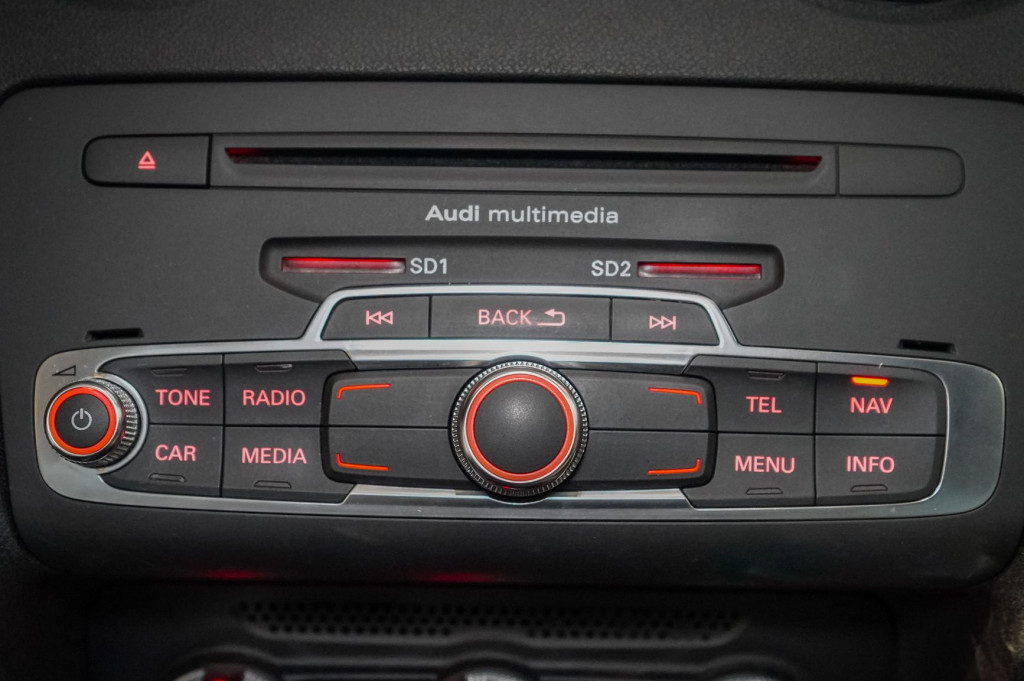 AUDI A1 1.6 TDI AMBITION TECHO 105 de segunda mano