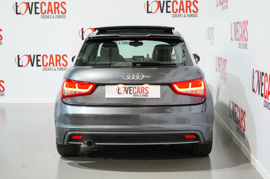AUDI A1 1.6 TDI AMBITION TECHO 105 de segunda mano