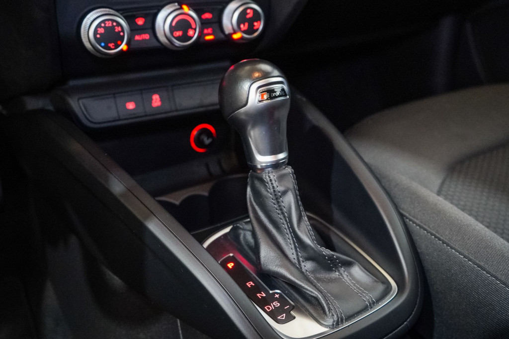 AUDI A1 SPORTBACK 1.4 TDI S TRONIC BUSINESS LINE 90 de segunda mano