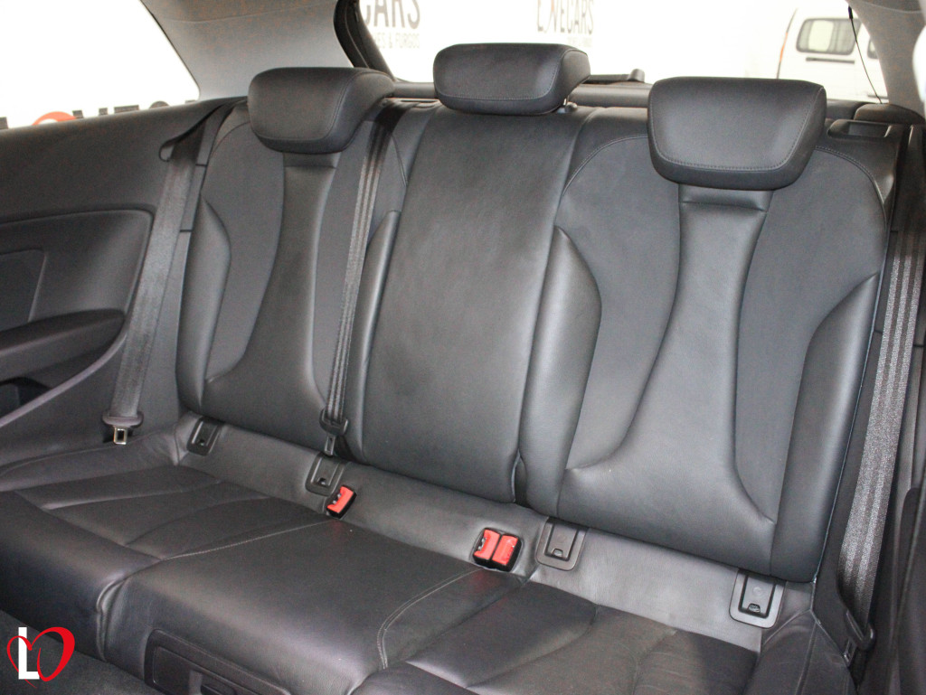 AUDI A3 1.6 TDI ADRENALIN SLINE TECHO 110 de segunda mano