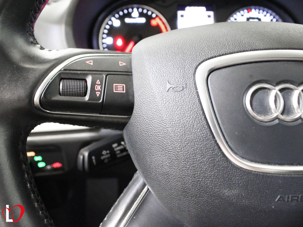 AUDI A3 1.6 TDI ADRENALIN SLINE TECHO 110 de segunda mano