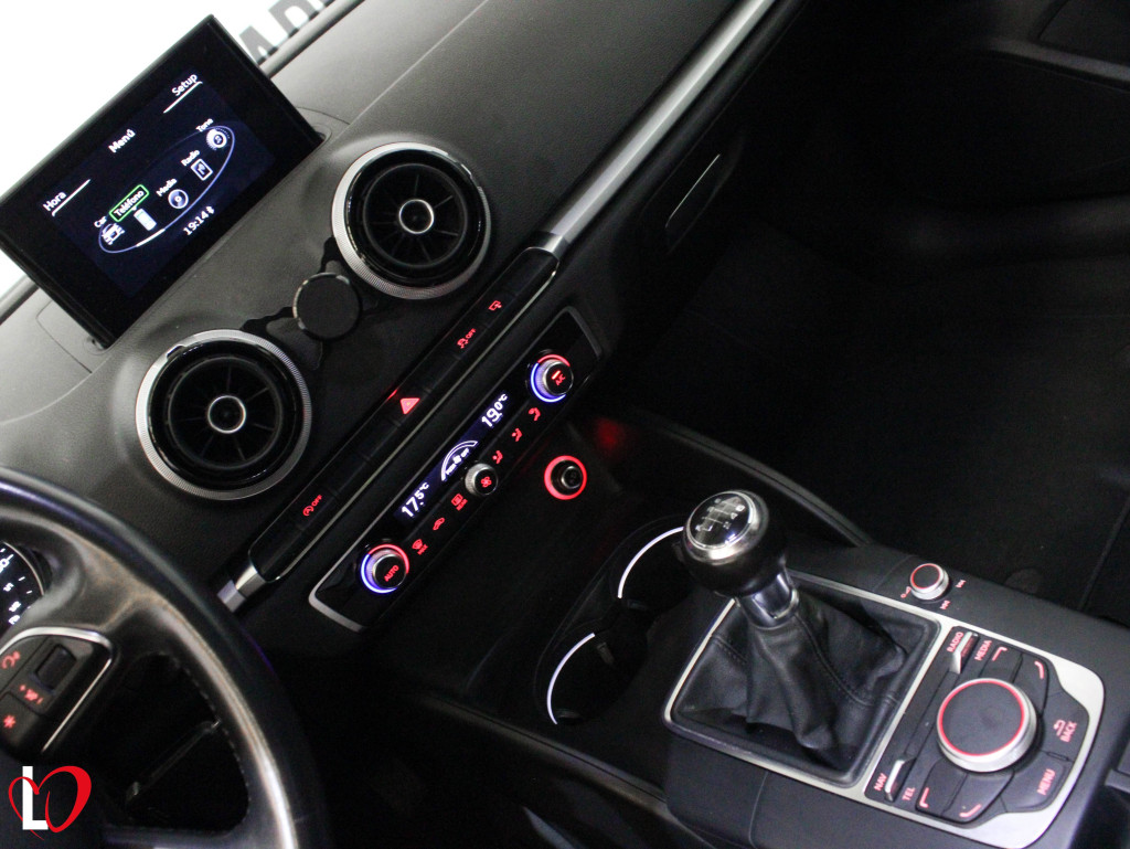 AUDI A3 1.6 TDI ADRENALIN SLINE TECHO 110 de segunda mano