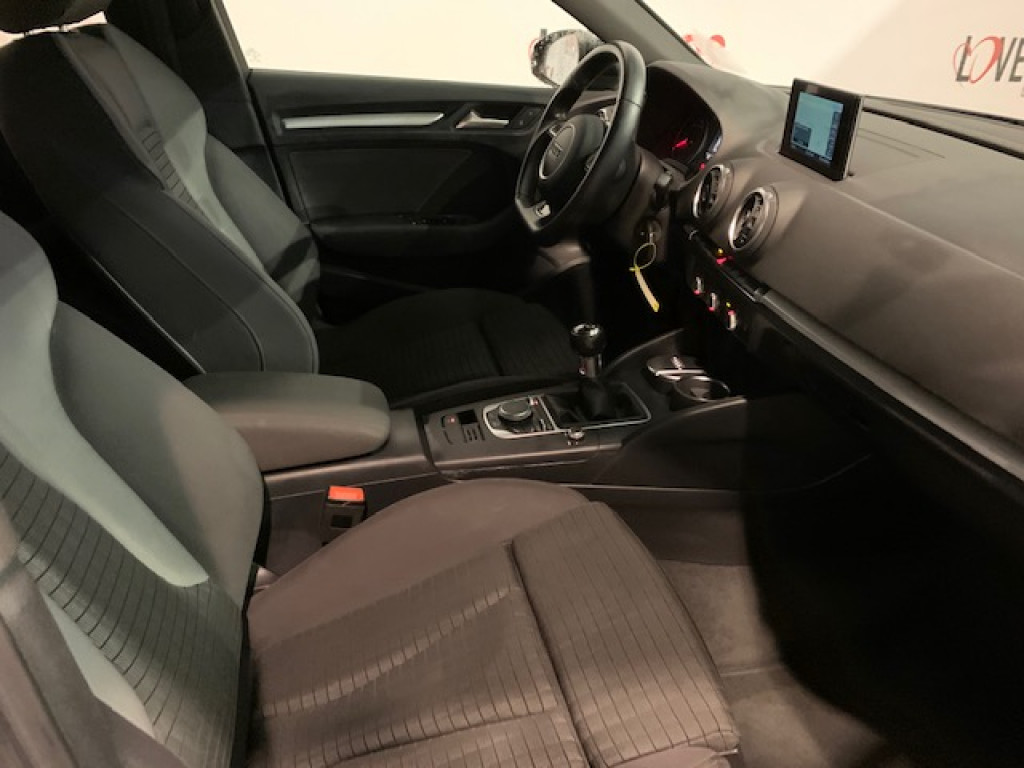 AUDI A3 2.0 TDI SPORTBACK S-LINE 184CV de segunda mano