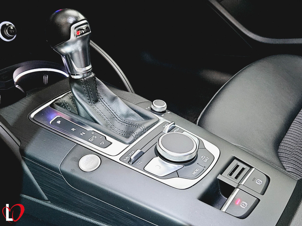 AUDI A3 SEDAN 35 TDI S TRONIC DESIGN 150 de segunda mano