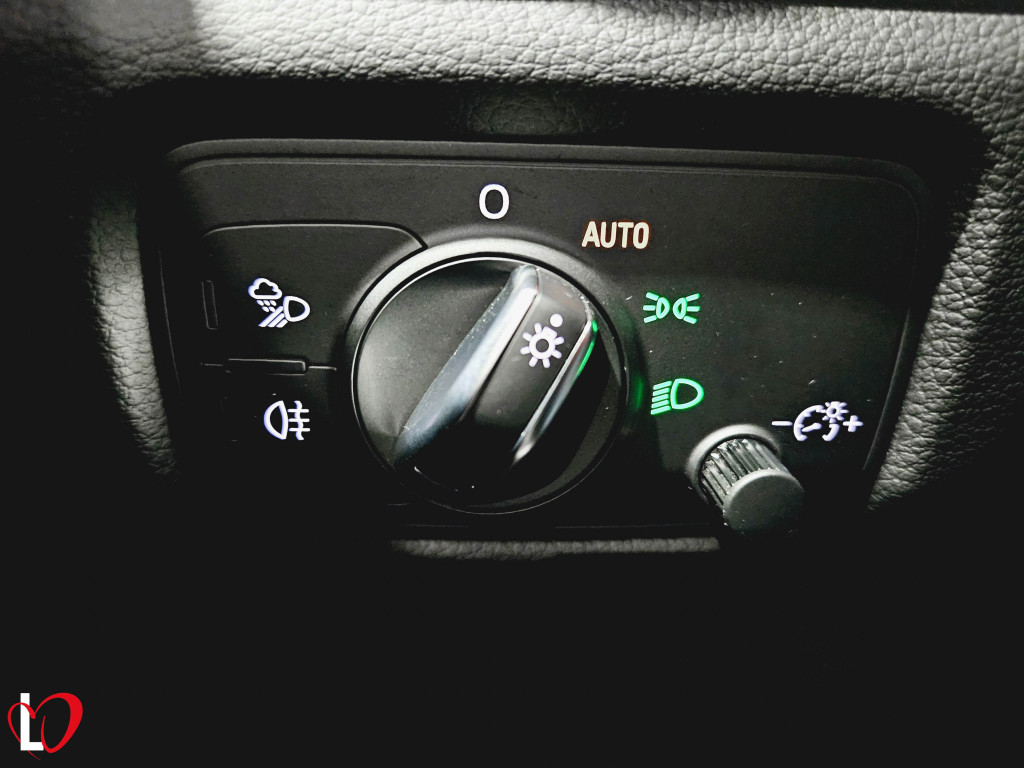 AUDI A3 SEDAN 35 TDI S TRONIC DESIGN 150 de segunda mano