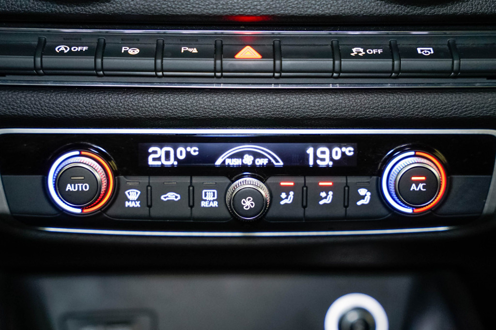AUDI A3 SEDAN DESIGN 30 TDI 116 de segunda mano
