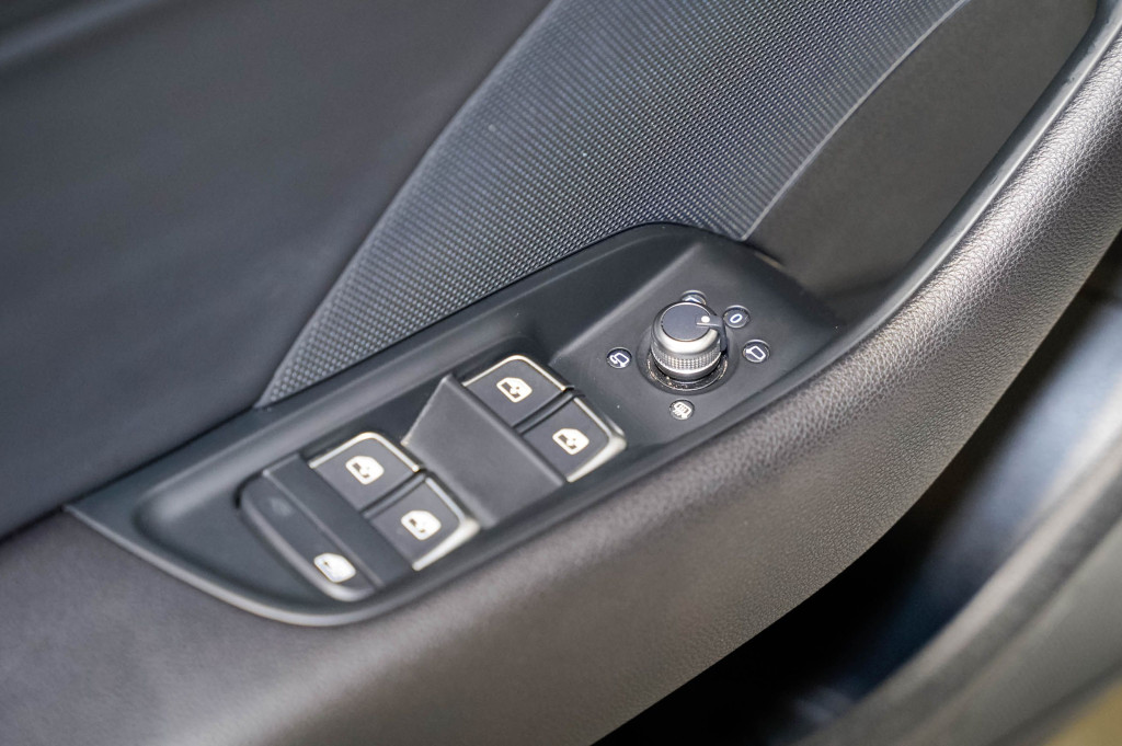 AUDI A3 SEDAN DESIGN 30 TDI 116 de segunda mano
