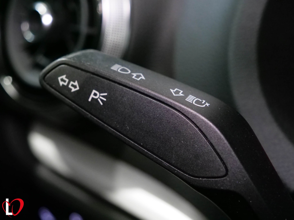 AUDI A3 SPORTBACK 30 TFSI S LINE TECHO 115 de segunda mano