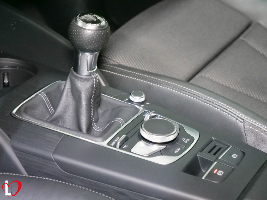 AUDI A3 SPORTBACK 30 TFSI S LINE TECHO 115 de segunda mano