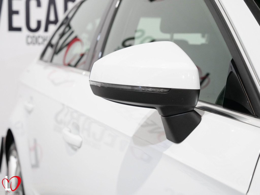AUDI A3 SPORTBACK 30 TFSI S LINE TECHO 115 de segunda mano