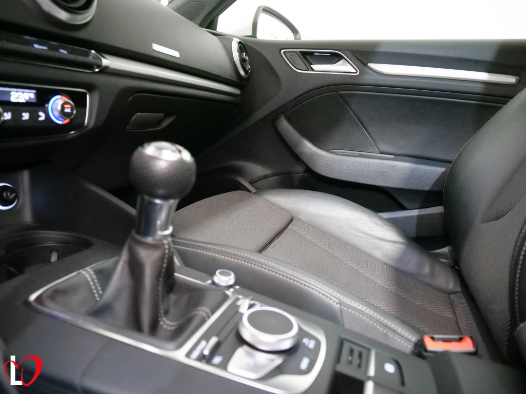 AUDI A3 SPORTBACK 30 TFSI S LINE TECHO 115 de segunda mano