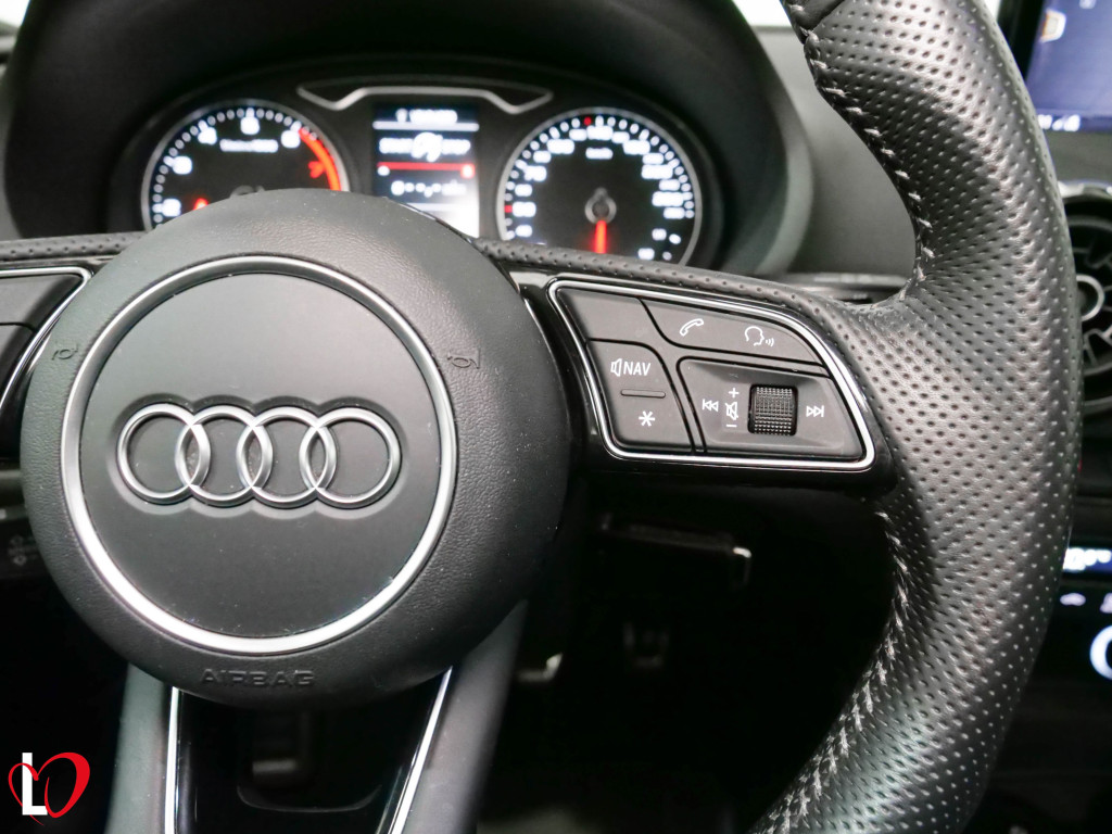 AUDI A3 SPORTBACK 30 TFSI S LINE TECHO 115 de segunda mano