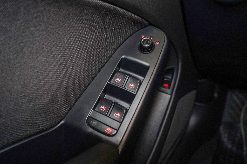 AUDI A4 2.0 TDI 120 TECHO de segunda mano