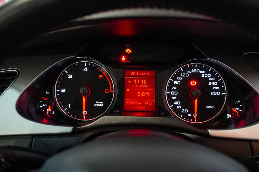 AUDI A4 2.0 TDI 120 TECHO de segunda mano