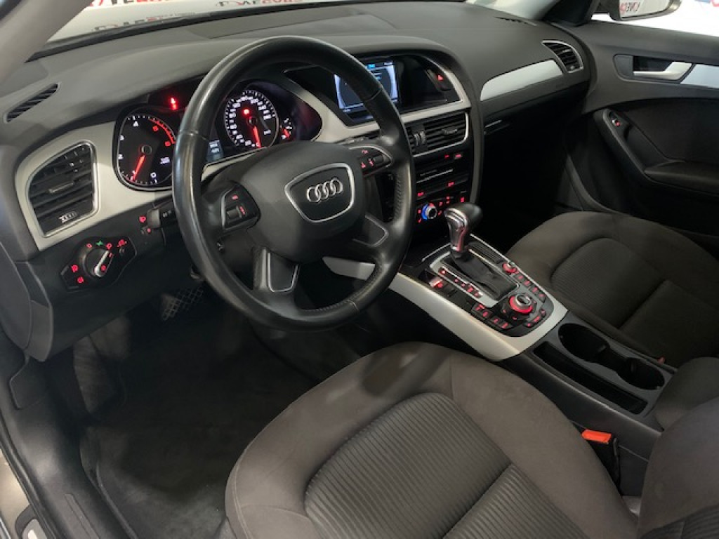 AUDI A4 2.0 TDI AVANT ATTRACTION MULTITRONIC 150CV de segunda mano