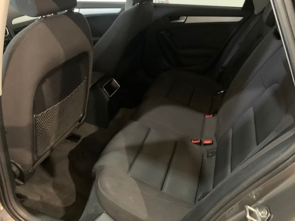 AUDI A4 2.0 TDI AVANT ATTRACTION MULTITRONIC 150CV de segunda mano