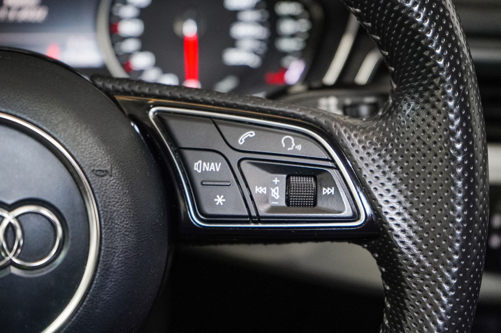 AUDI A4 2.0 TDI S-LINE 150 de segunda mano
