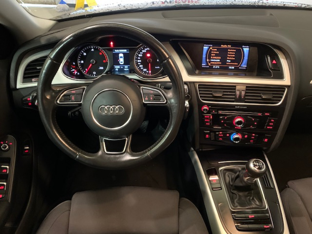 AUDI A4 2.0 TDI S-LINE EDITION 150CV de segunda mano