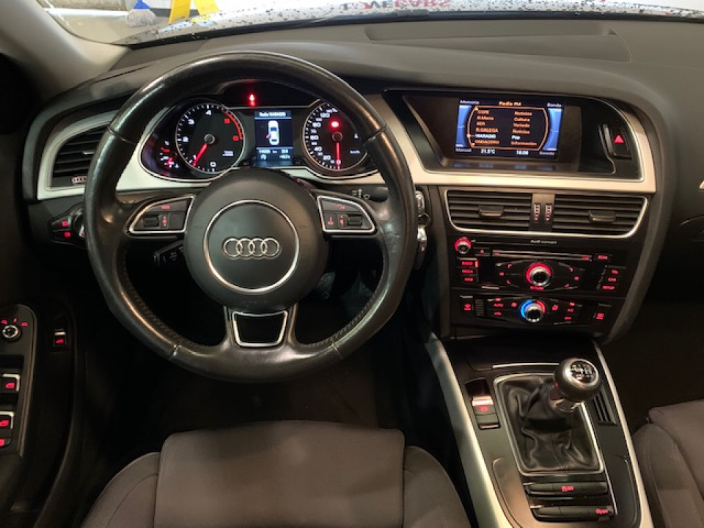 AUDI A4 2.0 TDI S-LINE EDITION 150CV de segunda mano