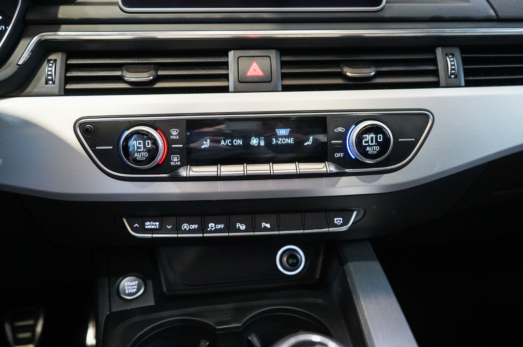 AUDI A4 2.0 TDI S-LINE TECHO 150 de segunda mano