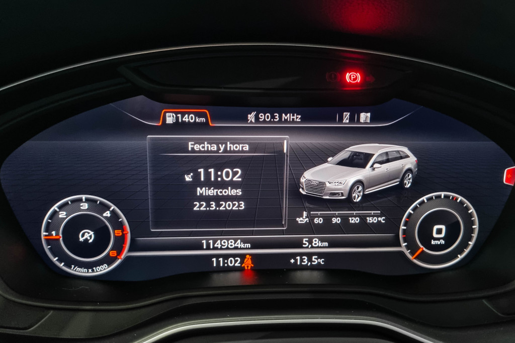 AUDI A4 AVANT 2.0 TDI BLACK LINE EDITION 150 de segunda mano