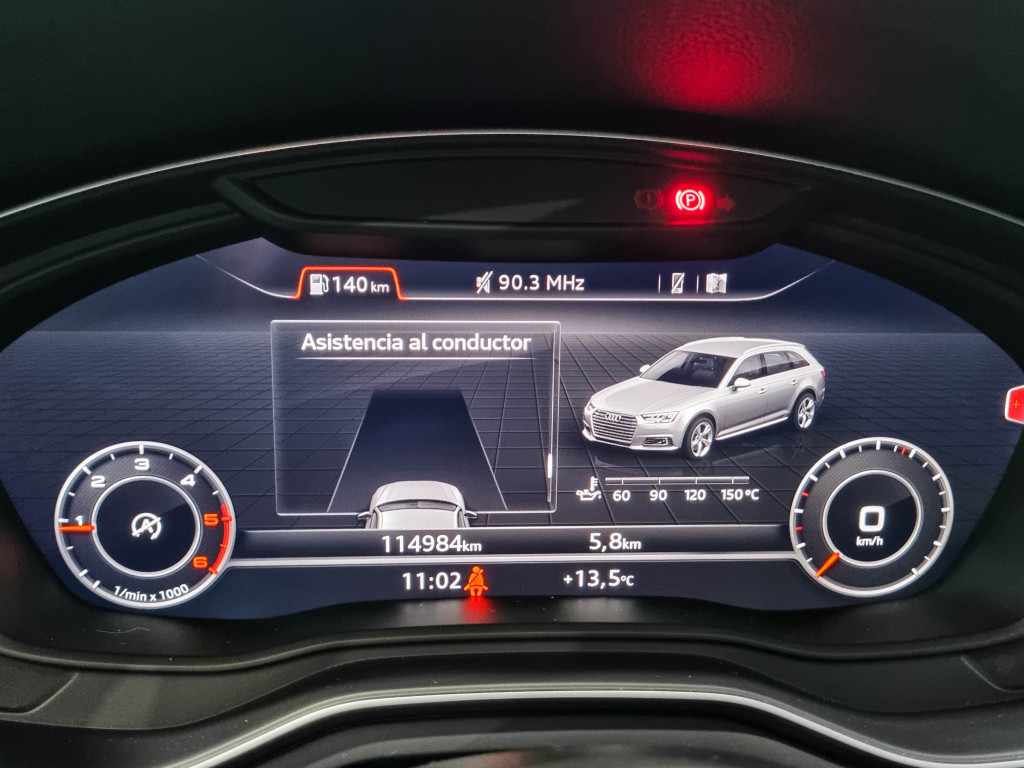 AUDI A4 AVANT 2.0 TDI BLACK LINE EDITION 150 de segunda mano