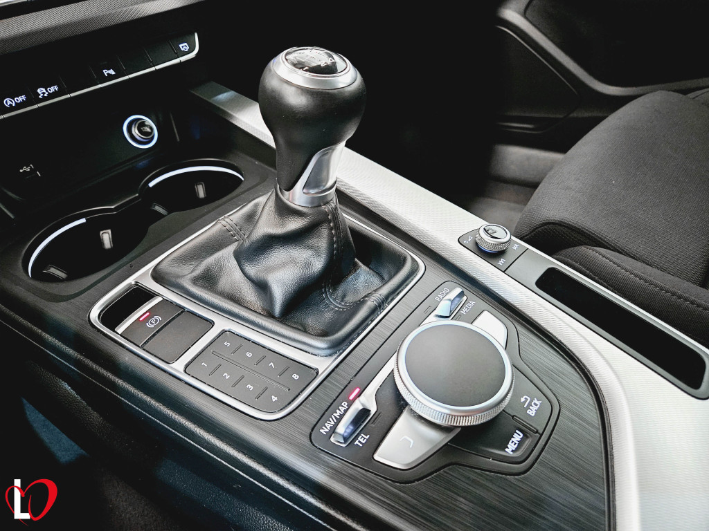 AUDI A4 AVANT 2.0 TDI S LINE EDITION 150 de segunda mano