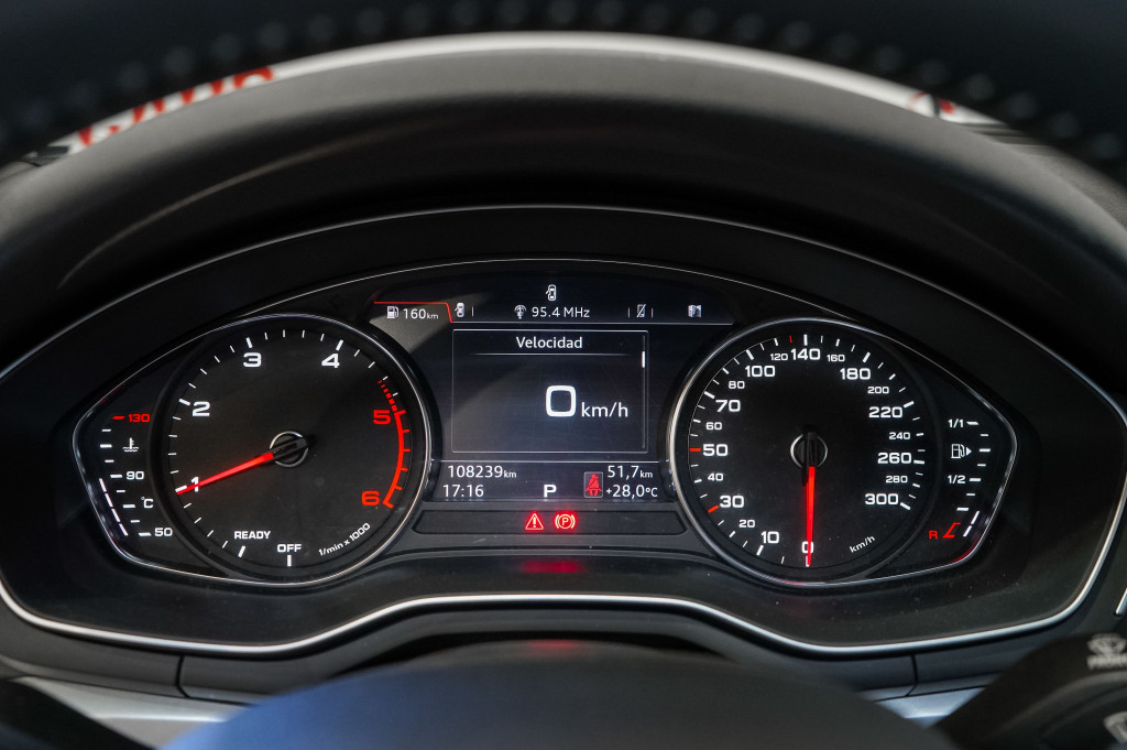 AUDI A4 AVANT 2.0 TDI  S-TRONIC ADVANCED EDITION 150 de segunda mano
