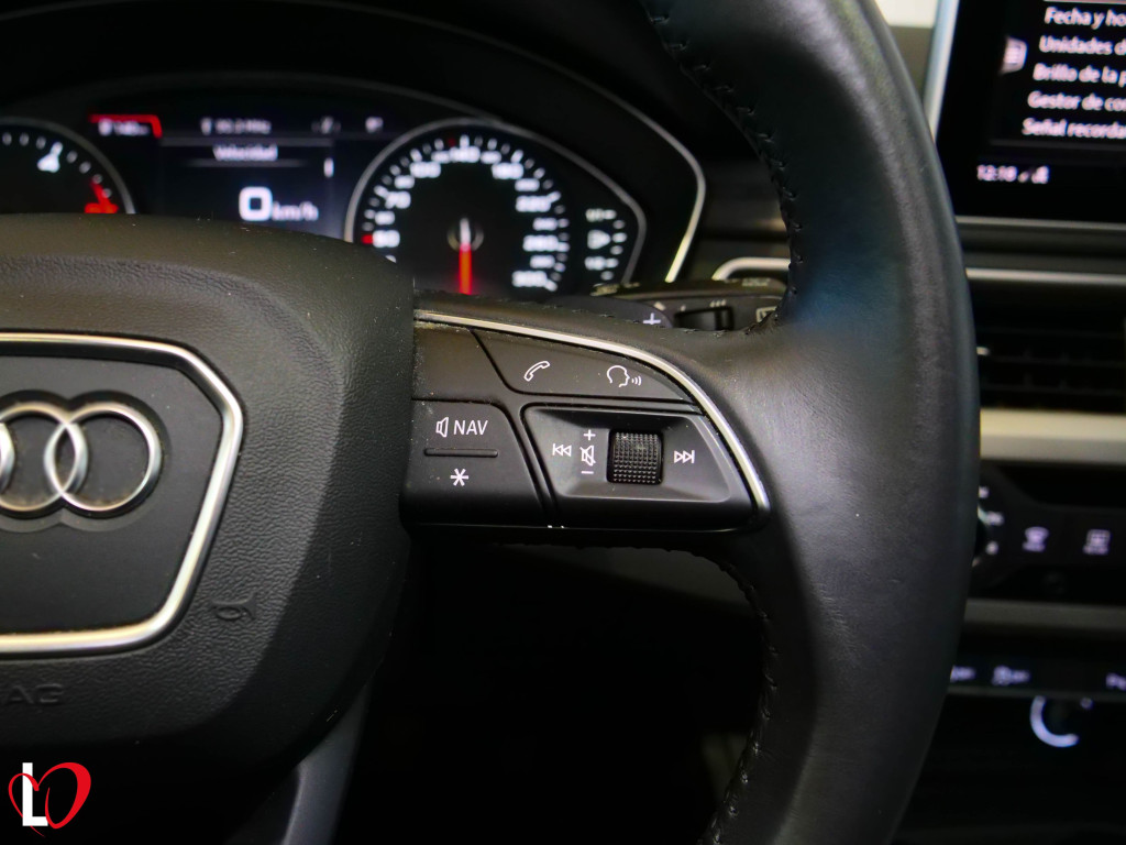 AUDI A4 AVANT 2.0 TDI S TRONIC SPORT TECHO 150 de segunda mano