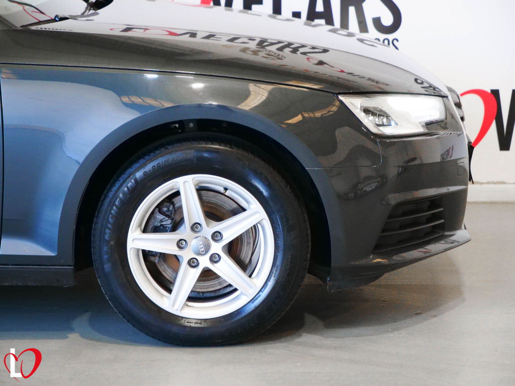 AUDI A4 AVANT 2.0 TDI S TRONIC SPORT TECHO 150 de segunda mano