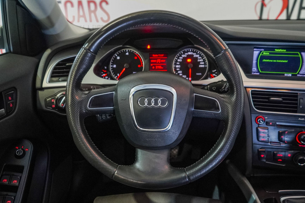 AUDI A4 AVANT 2.0 TDI STYLE 143 de segunda mano