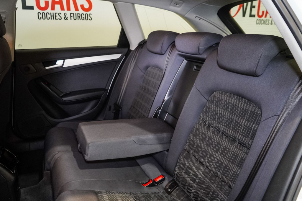 AUDI A4 AVANT 2.0 TDI STYLE 143 de segunda mano
