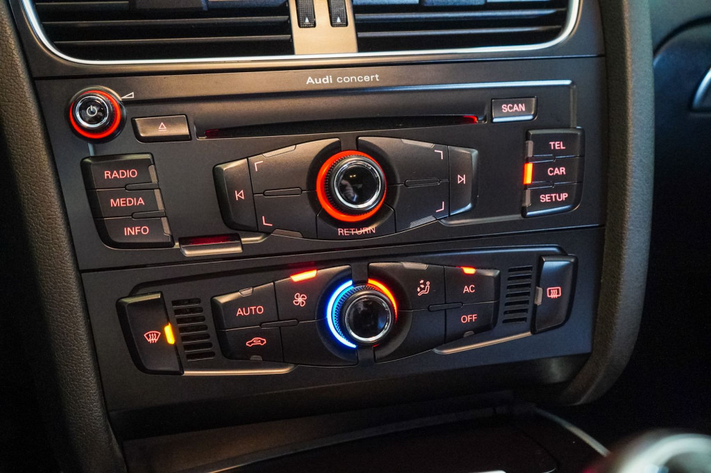 AUDI A4 AVANT 2.0 TDI STYLE 143 de segunda mano
