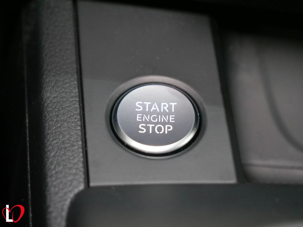 AUDI A4 AVANT 30 TDI S TRONIC ADVANCED 136 de segunda mano