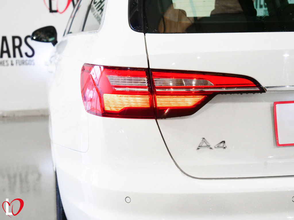 AUDI A4 AVANT 35 TDI S TRONIC ADVANCED 163 de segunda mano