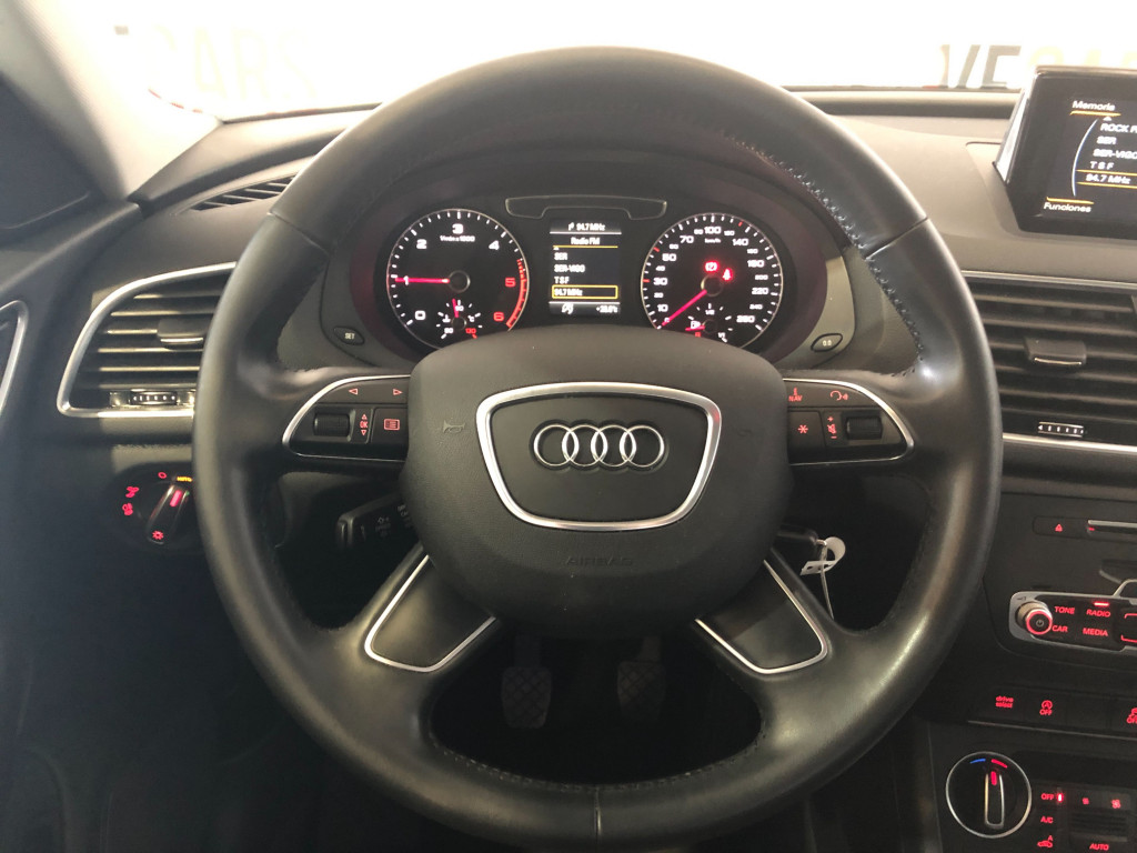 AUDI Q3 2.0 TDI DESIGN EDITION LLANTA 18" 150 de segunda mano