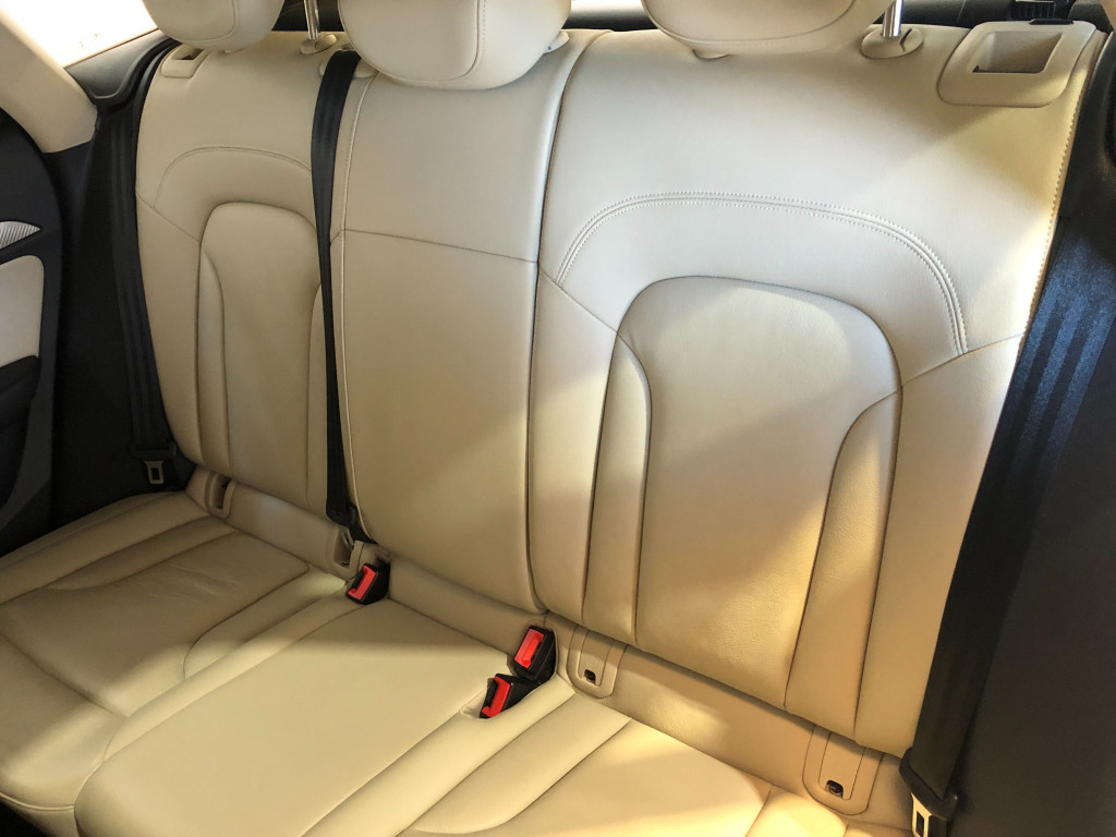 AUDI Q3 2.0 TDI DESING EDITION LLANTA 18" 150 de segunda mano