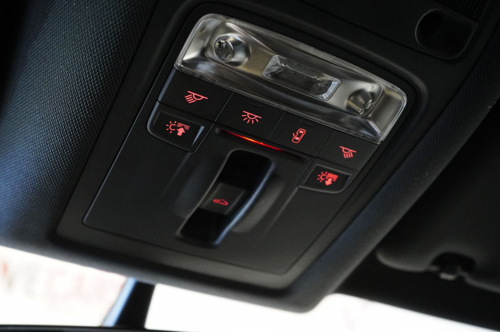 AUDI Q3 2.0 TDI S-LINE TECHO 120 de segunda mano