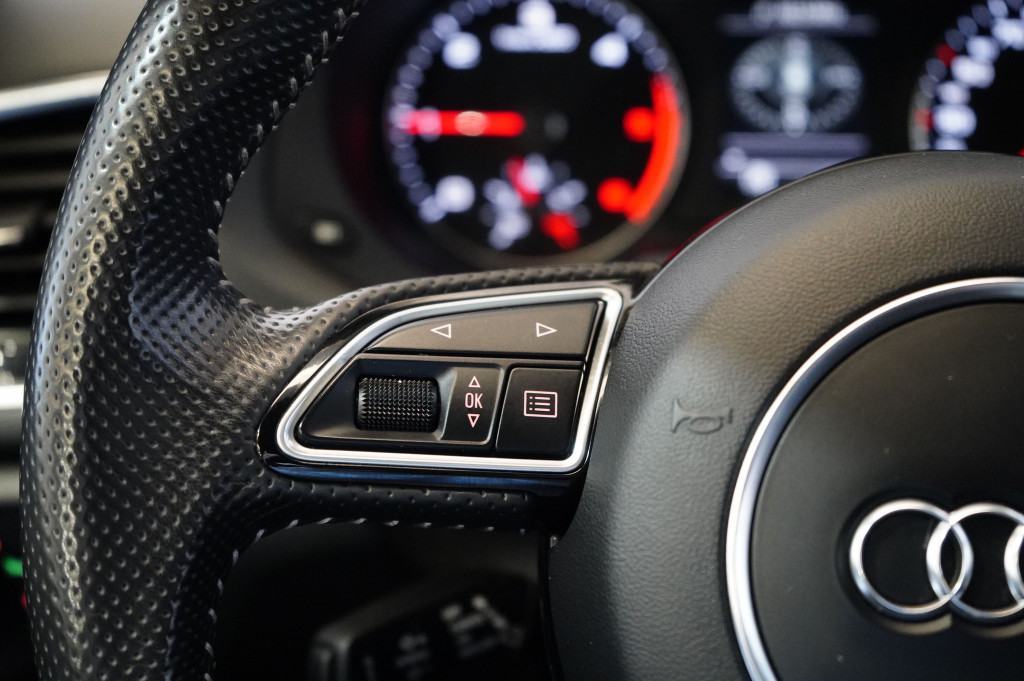 AUDI Q3 2.0 TDI S-LINE TECHO 120 de segunda mano