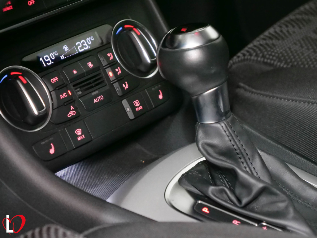 AUDI Q3 2.0 TDI S TRONIC BLACK LINE 150 de segunda mano