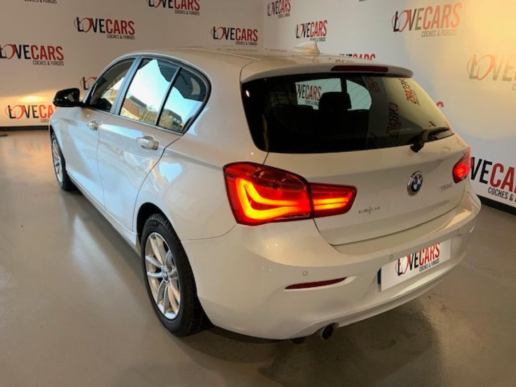 BMW 116 D AUTO BUSINESS de segunda mano