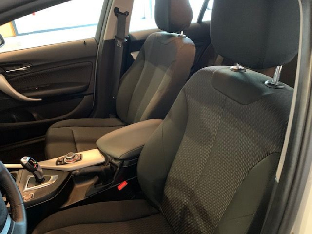 BMW 116 D AUTO BUSINESS de segunda mano