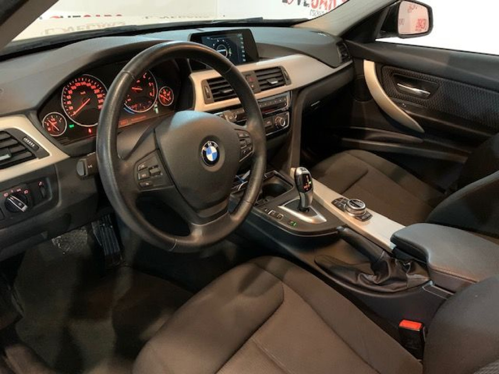 BMW 318 D NAVI TOURING BUSINESS ADVANTAGE AUTOMÁTICO de segunda mano