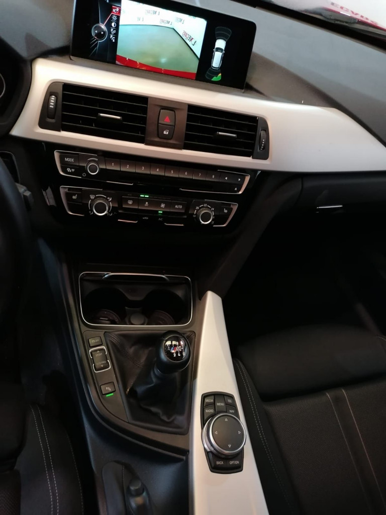 BMW 320 D 2.0 TOURING EFFFICIENT DYMANICS ADVANTAGE 160CV de segunda mano