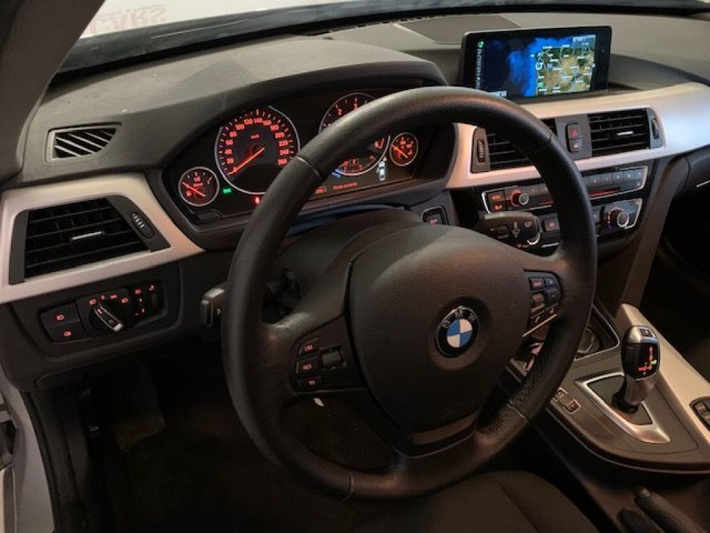 BMW 320 D BUSINESS AUTO. 190CV de segunda mano